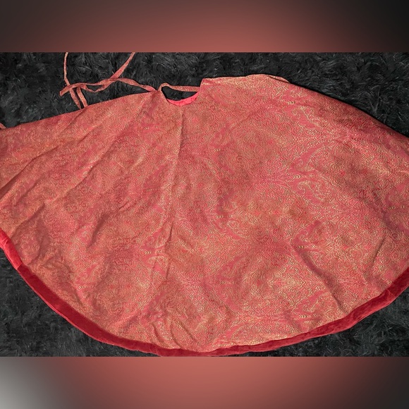 Red Gold Brocade Christmas Tree Skirt with Ties 50” Holiday Decor Elegan - Picture 1 of 5